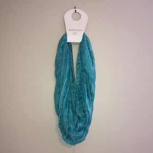 Turquoise blue infinity scarf van heusen